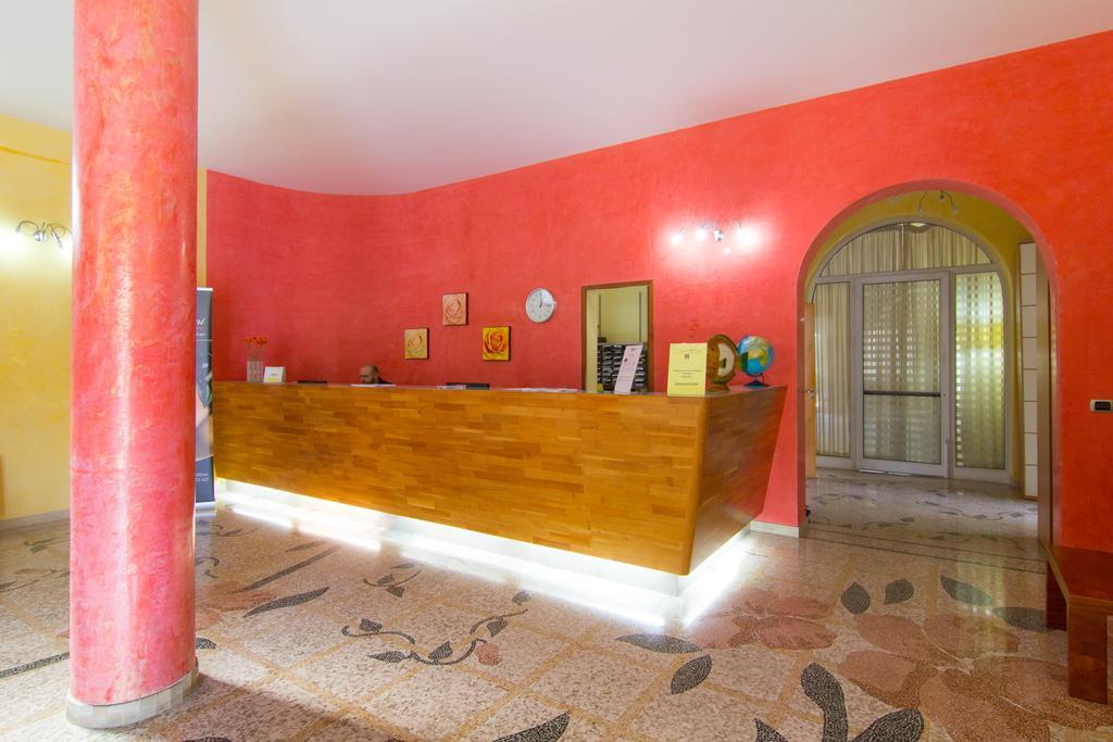 I Giardini Di Atena Aparthotel Merine Екстериор снимка