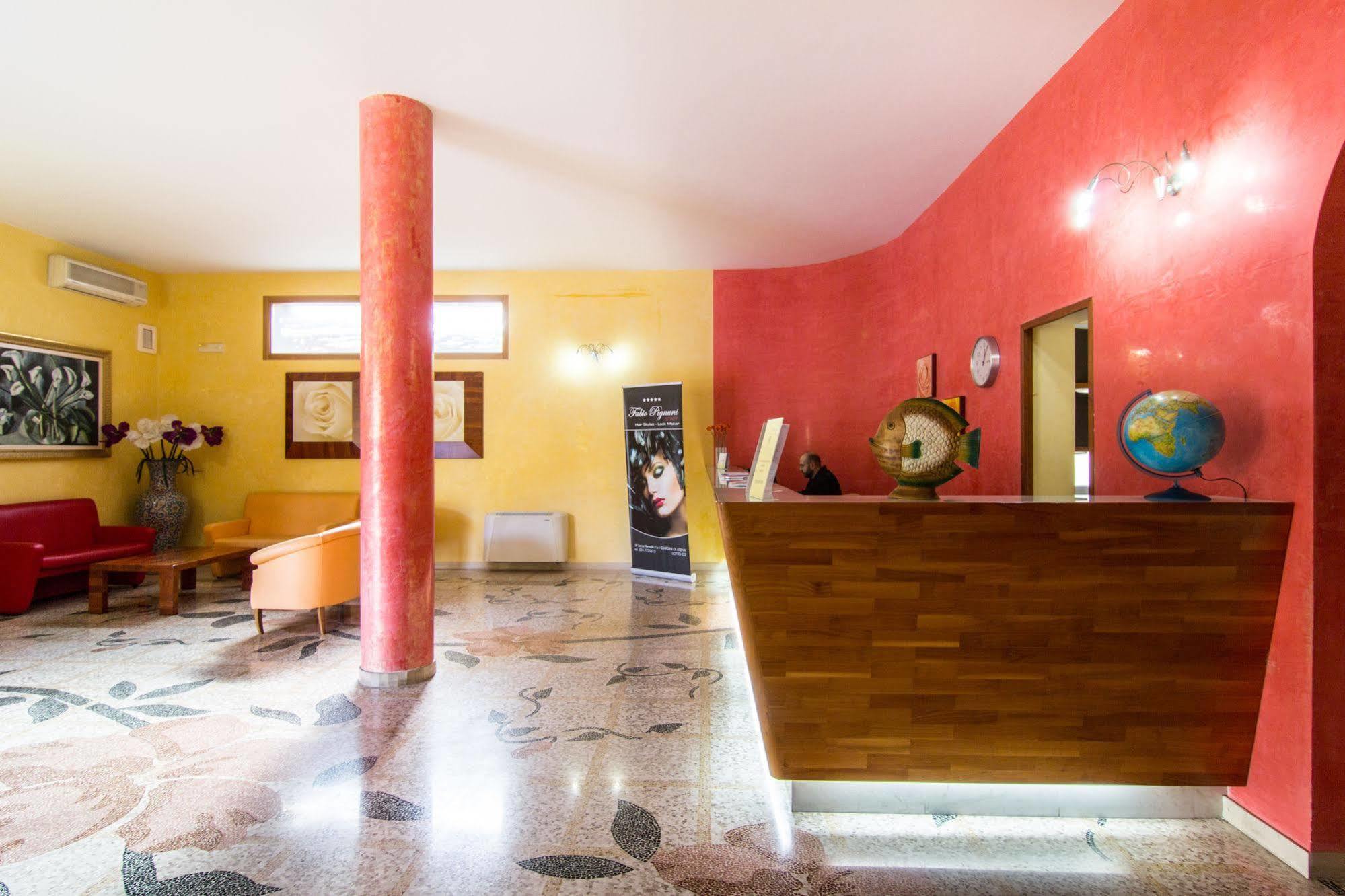 I Giardini Di Atena Aparthotel Merine Екстериор снимка